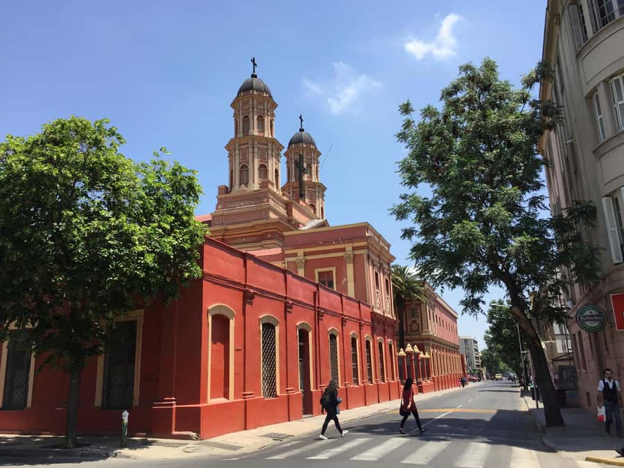 Santiago: Hop-on Hop-off Bus Day Ticket with Audio Guide - Las Condes Interactive Museum as a Modern Finish