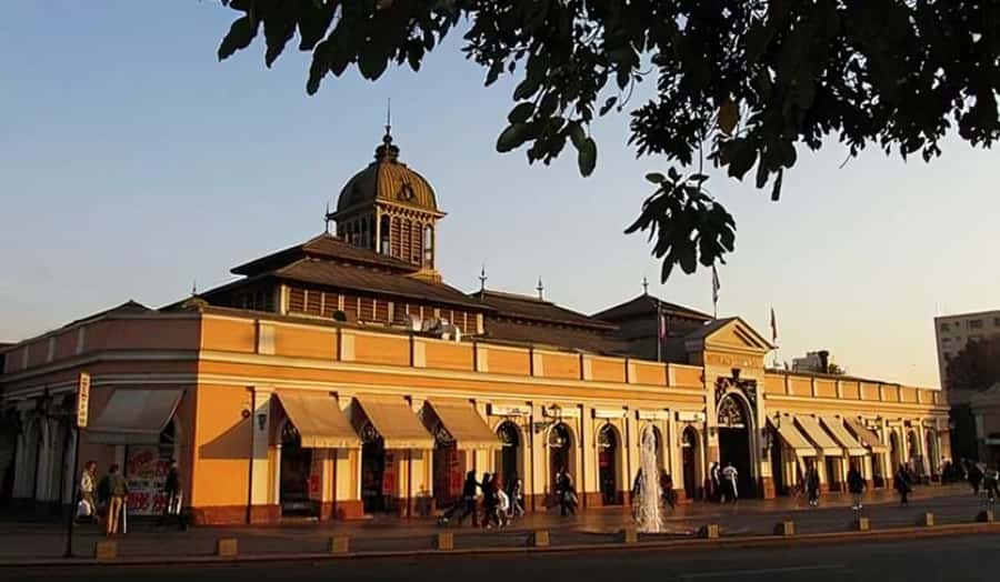 Santiago : Must-See Sites Walking Tour With A Guide - Key Points You’ll Actually Use