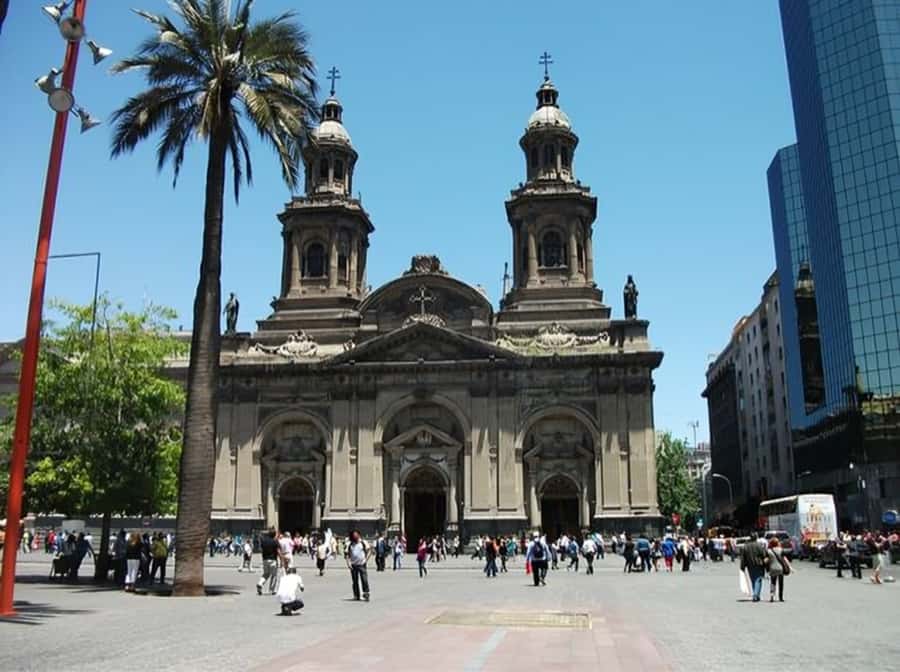 Santiago : Must-See Sites Walking Tour With A Guide - Lastarria: The Charming Neighborhood Segment