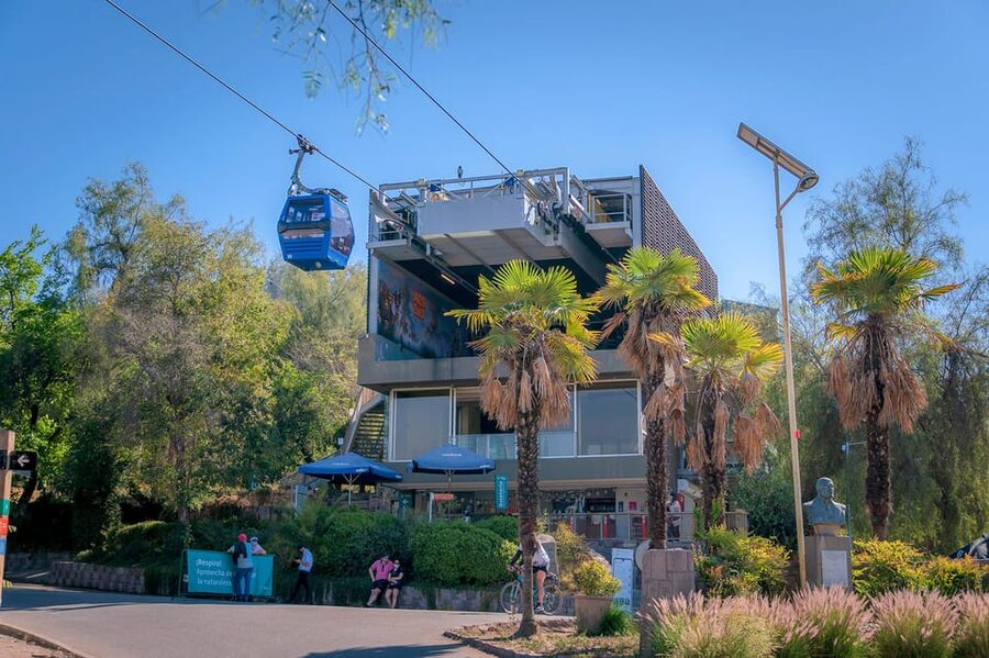 Santiago Pass: The best way to explore the city - Hop-On Hop-Off bus: the fastest way to pace your Santiago days