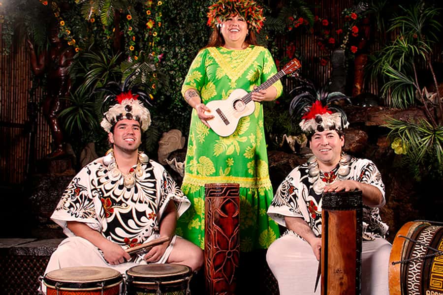Santiago: Private Dinner & Chilean Folk Show with Transfers - Dinner at the venue: good value, with one small caveat