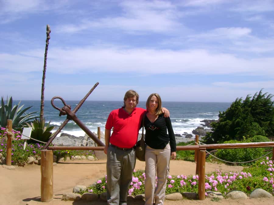 Santiago: Private Pomaire, Isla Negra, and Pablo Neruda Tour - Guide, audio, and languages: how the information is delivered