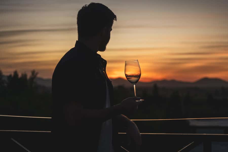 Santiago: Sunset at Vinicola Alyan Family - The tastings: 6 pour moments, snack pairing, cheese, and repeat freedom