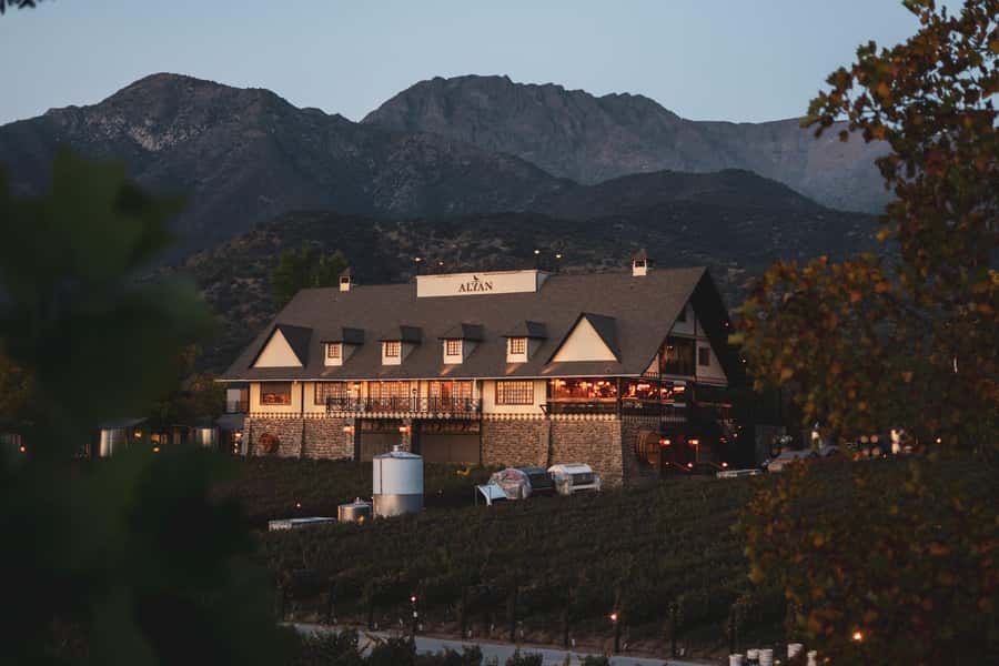 Santiago: Sunset at Vinicola Alyan Family - Sunset at the winery: when the whole day clicks