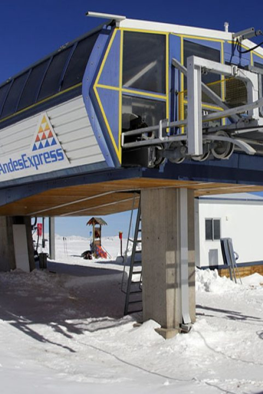 Santiago: Valle Nevado and Farellones Ski-Center Day Trip - Guide and Pace: When the Day Feels Smooth, and When It Doesn’t