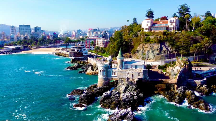 Santiago: Valparaiso, Viña del Mar, & Casablanca Valley Tour - Santiago to the coast, in a well-run rhythm