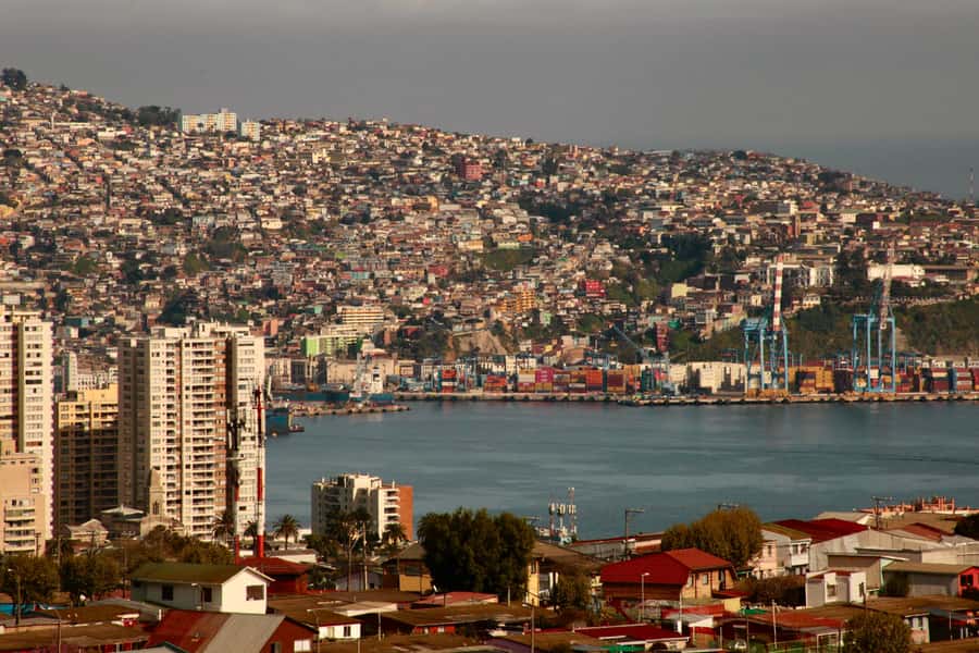 Santiago: Valparaiso, Viña del Mar, & Casablanca Valley Tour - Valparaíso’s elevators, murals, and hill-hopping viewpoints