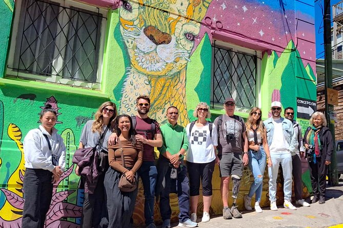 Santiago: Viña del Mar, Valparaiso & Casablanca Valley Tour - Valparaíso on Foot: Hills, Murals, and the Funicular Rhythm