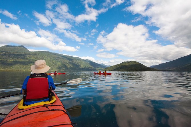 Sea Kayaking the first fjord of Patagonia - The real vibe: calm start, fjord pace, Cochamó finish