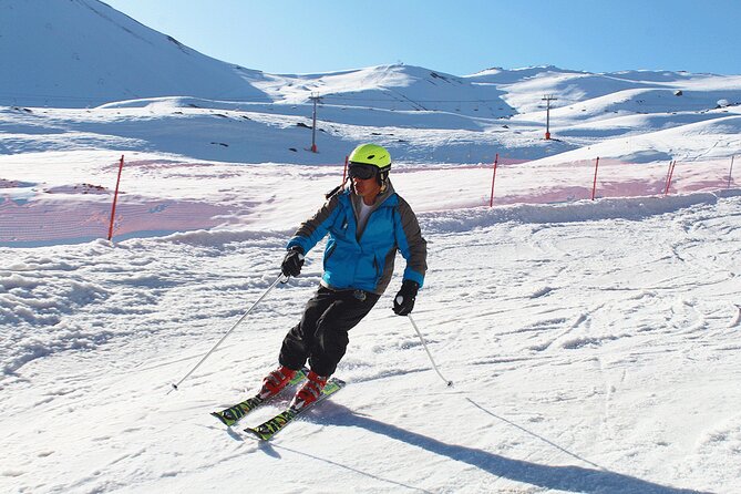 Skiing in Farellones Park: Ski Tickets, Lessons, Transportation and More - Morning logistics: the 6:15 am Parque Arauco meeting point