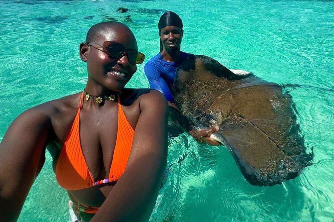 Stingray City Experience Antigua - Cruise Ship Passengers Edition - Getting to the water, from St. John’s pickup to the floating platform