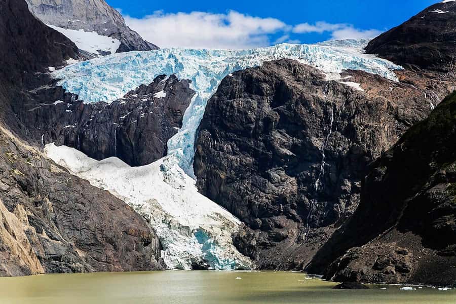 Torres del Paine Day Trip from El Calafate - Phoe campsite lunch: where the views make the meal
