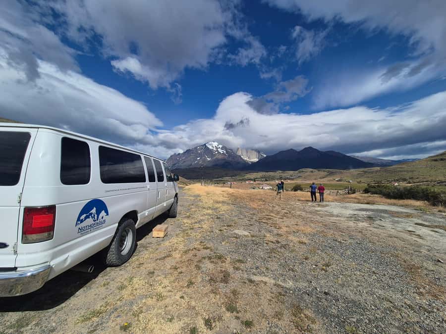 Torres del Paine: Full Day Excursion Torres del Paine + Milodon Cave. - Grey Lake sector: beach time and the ice floe moment