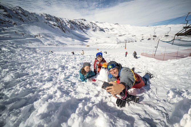 Tour Parque Farellones Ticket+Transportation, optional Snowwear - Long lines, busy days, and the bathroom reality
