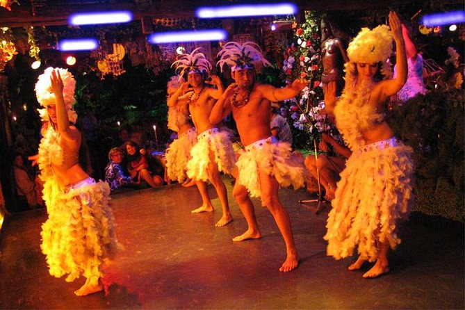 Traditional Dinner Show in Santiago - From your Santiago hotel to the venue, without the hassle