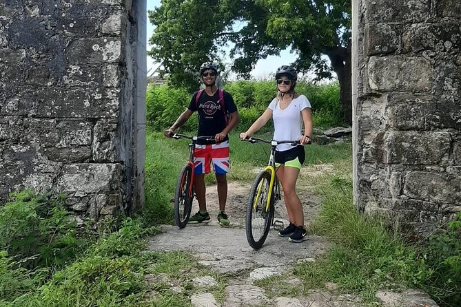 TRIPLE ACTIVITY TOUR, Bike Kayak Hike, ANTIGUA - Kayak in a mangrove reserve: calm water, living nature
