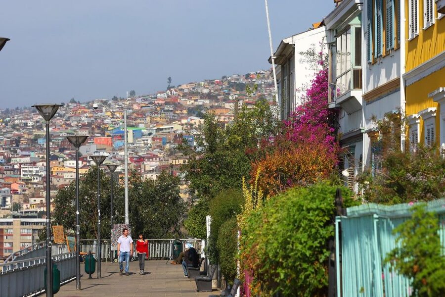 Valparaiso 3-Hour Walking Tour - Arriving at Plaza Sotomayor, the Perfect Starting Line