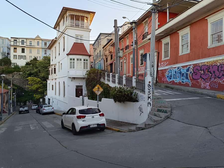 Valparaíso: city tour and ticket to the house of Pablo Neruda - Should you book it?