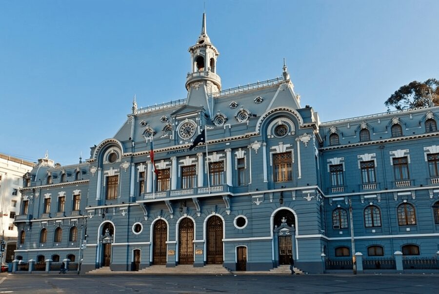 Valparaiso : Must-See Sites Walking Tour With A Guide - Pasaje Gálvez and Paseo Dimalow: street art you can actually follow