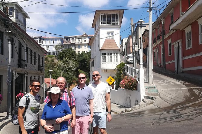 Valparaiso Port and Viña del Mar with wine tasting in Casablanca - Valparaíso’s Hills and Street Art Stops: Where the Day Actually Becomes Fun