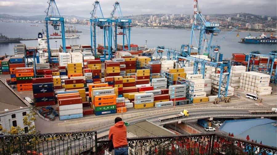 Valparaíso: Private Full Day Sightseeing Tour - A smooth start in Santiago, then straight into Valparaíso