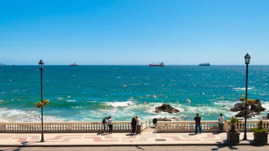 Valparaíso: Private Full Day Sightseeing Tour - Viña del Mar’s icons: Flower Clock, Wulff Castle, and Muelle Vergara