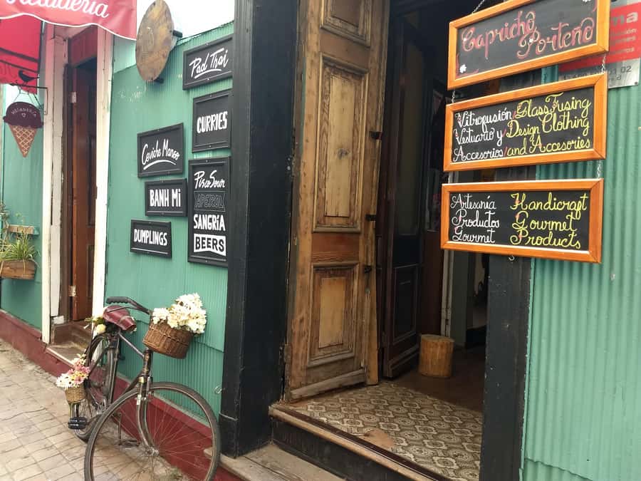 Valparaiso: Street Art, Funiculars and Port City Tour - Piano Staircase, plus the passages that make Valparaiso feel walkable