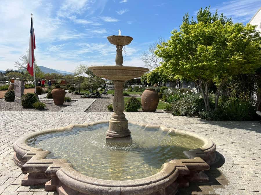 Valparaíso to Casablanca: wine tour with premium tasting and transportation - Free time for shopping: plan your purchases like a pro