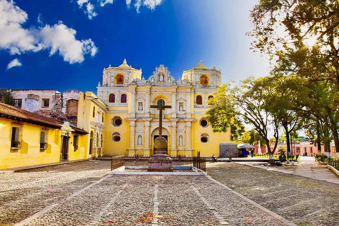 Walk Antigua Like a Local - Your morning plan, starting at Casa de la Mandarina